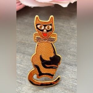 MMA Metropolitan Museum of Art Gold Black Enamel Masked Cat Brooch 1991